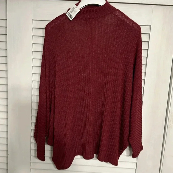 NWT UO urban outfitters women’s long sleeve v-neck sweater small wine color - Picture 5 of 5